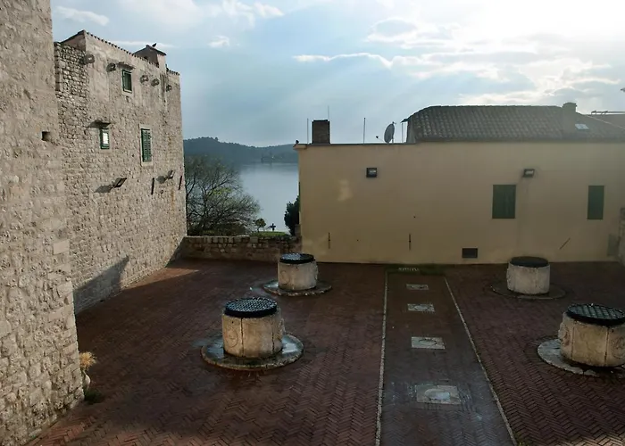 Appartement By The Sea - 12454 *